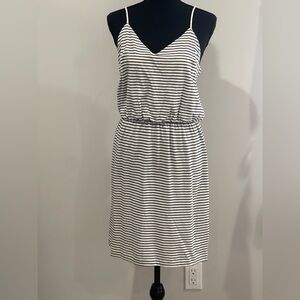 Gap S Vintage‎ V Neck Black & White Striped Dress with Waistband 160